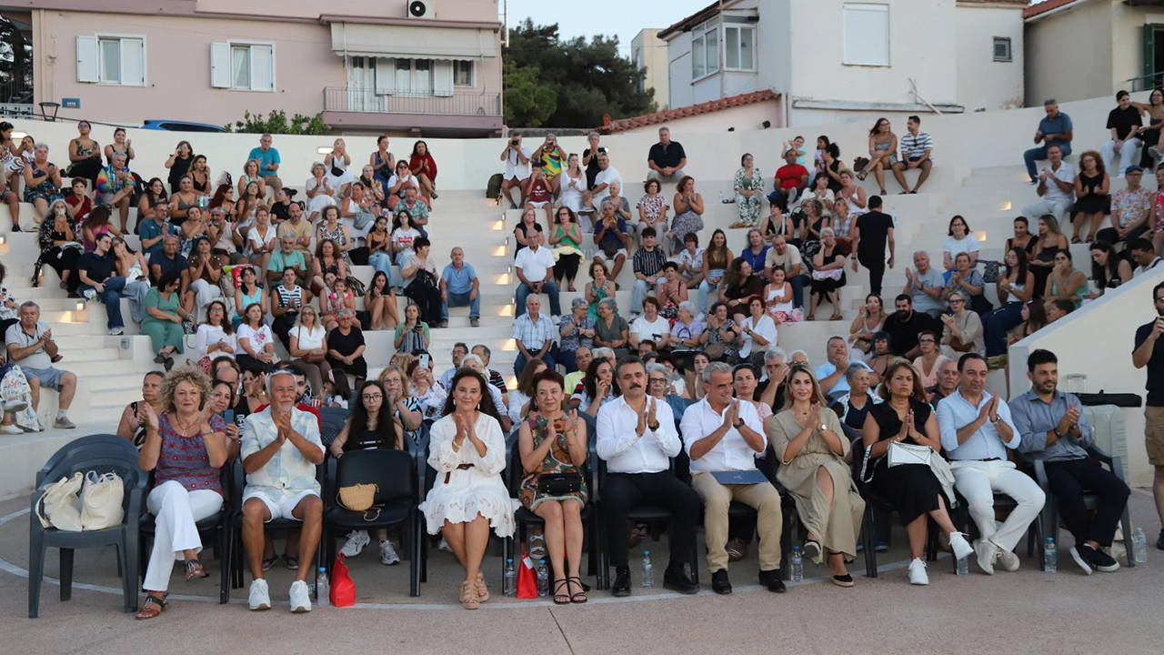 Dikili ve Midilli'den Barış İçin Dans Festivali