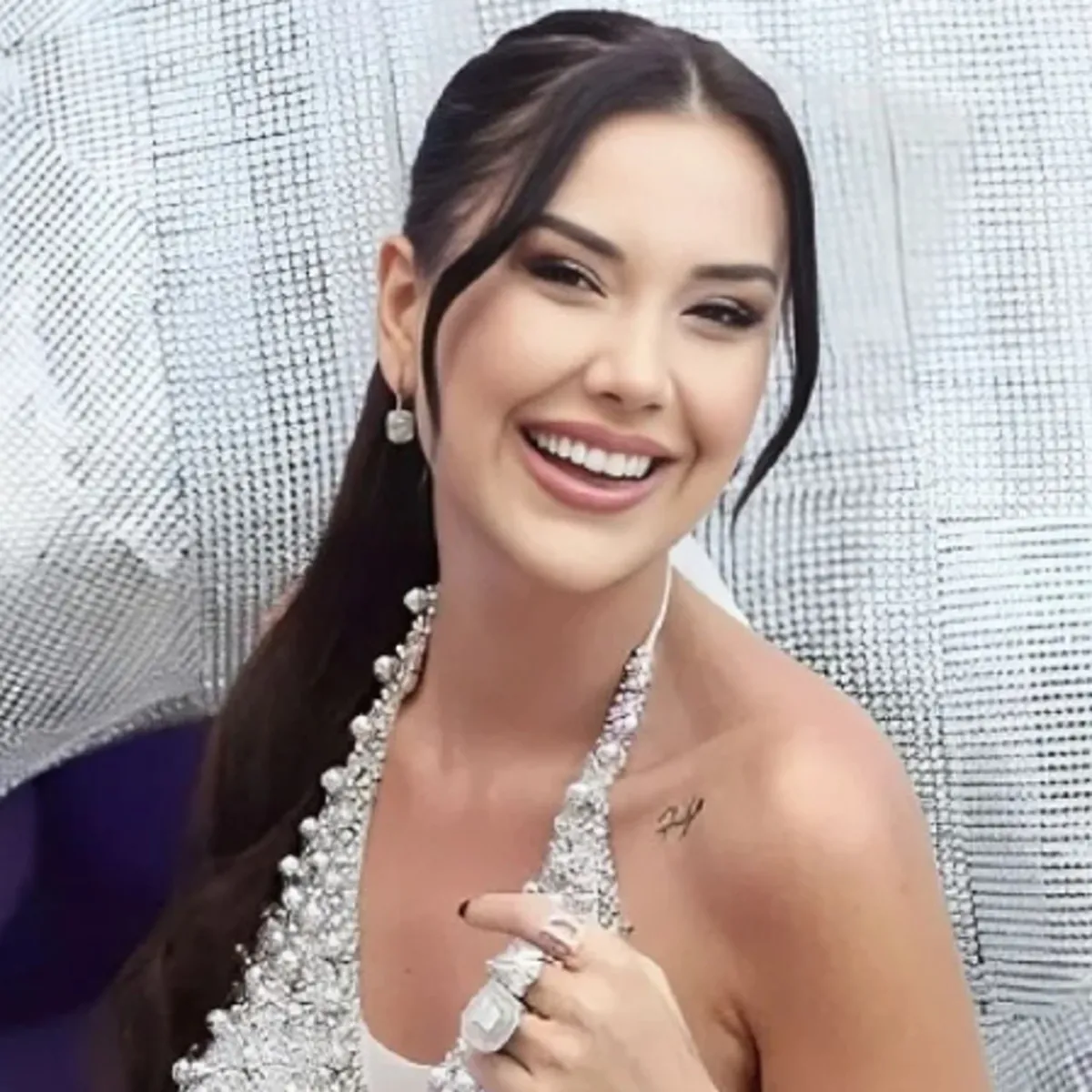 Dilan Polat'ın Instagram hesabına erişim engeli: Aile değerlerine aykırı içerikler gerekçe