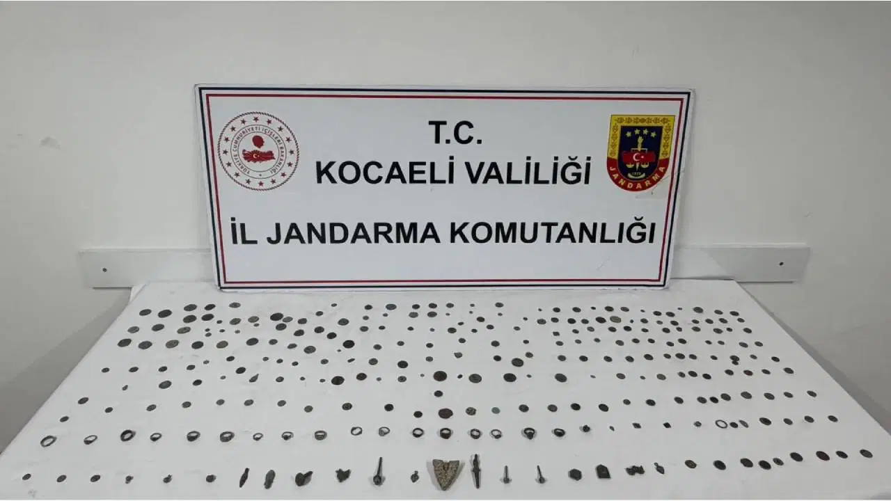Dilovası'nda 271 tarihi eser ele geçirildi