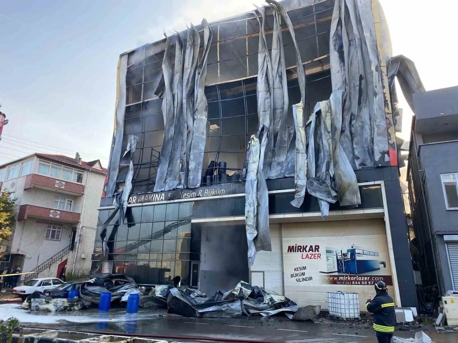 Dilovası'ndaki fabrika yangını davasında 2 zabıta müdürü tutuklandı