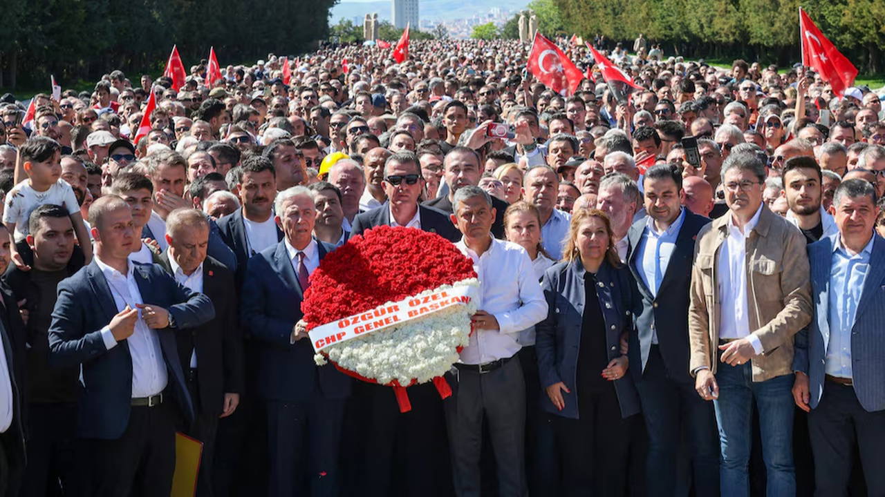 Dış basın Özgür Özel'e destek mitingini dünyaya duyurdu