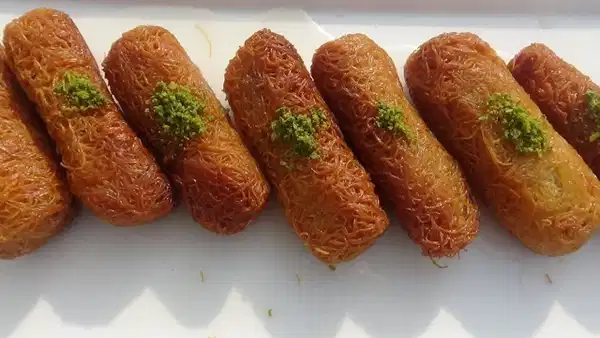 Dışı çıtır içi ceviz dolu kadayıf dolması tarifi: Şerbeti tam çekiyor
