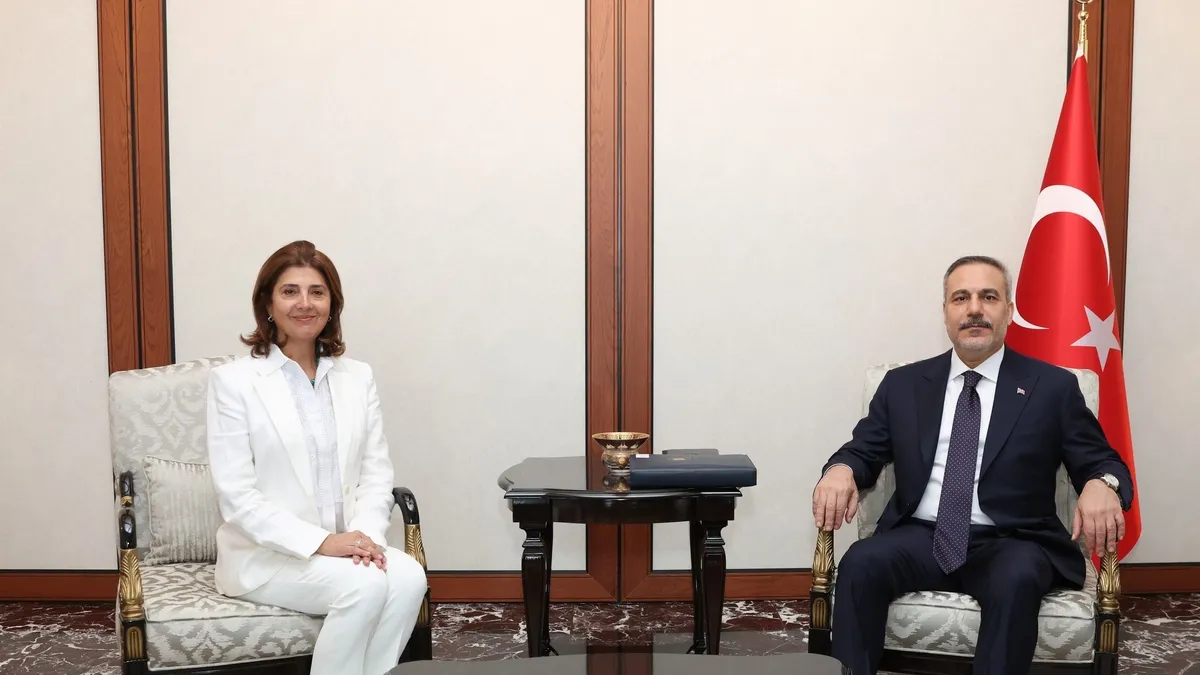 Dışişleri Bakanı Fidan, BM Temsilcisi Holguin ile Kıbrıs'ı Görüştü