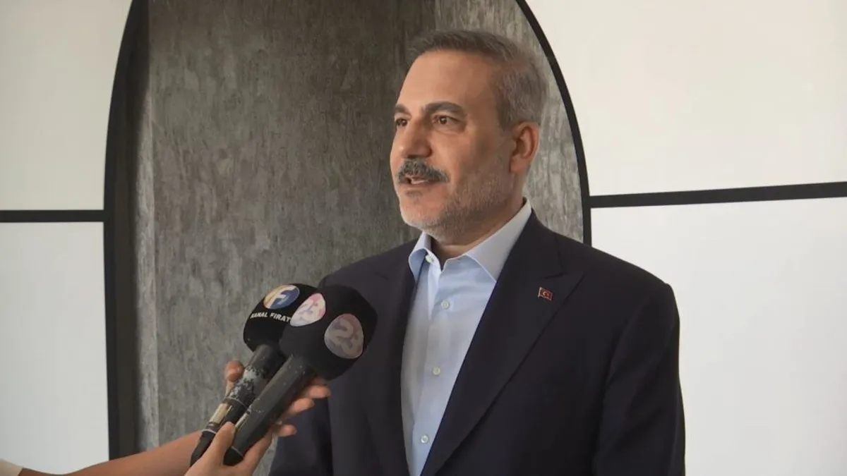 Dışişleri Bakanı Fidan'dan YPG'nin Feshi Açıklaması: Olumlu