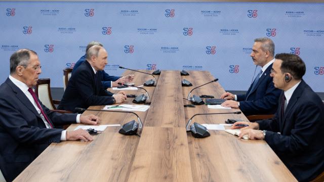 Dışişleri Bakanı Fidan, Putin ile Görüştü: İkili İlişkiler ve Bölgesel İş Birliği Ele Alındı
