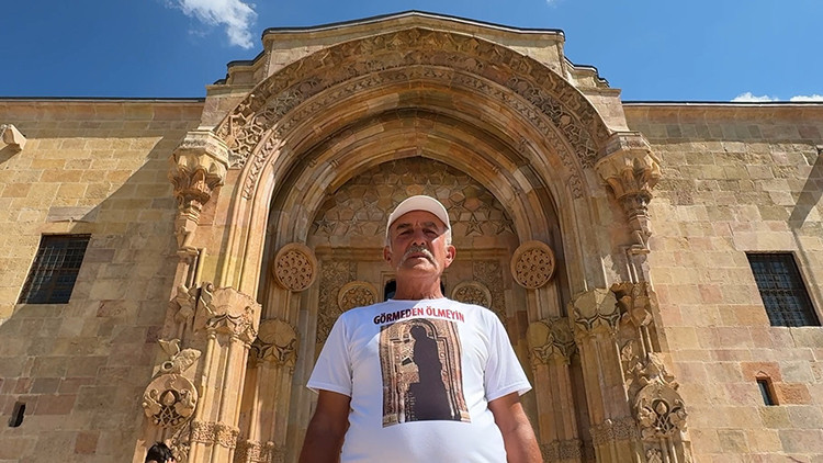 798 Yıllık Divriği Ulu Cami'nin Gönüllü Elçisi: Mustafa Yıldırım