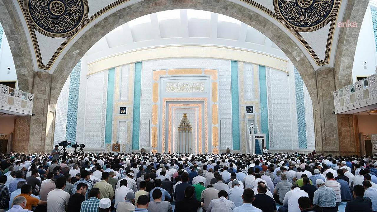 Diyanet'in Cuma Hutbesinde İffet ve Giyim Kuşam Vurgusu