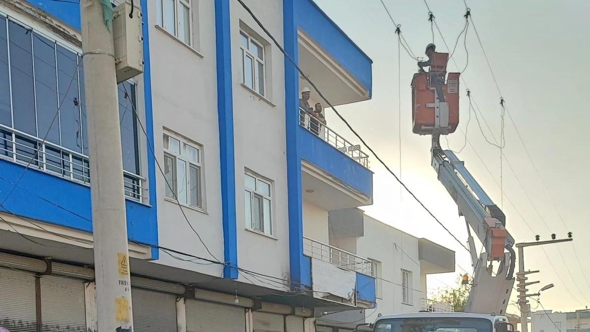 Diyarbakır'da feci kaza: Sac yüksek gerilim hattına temas etti, 1 ölü