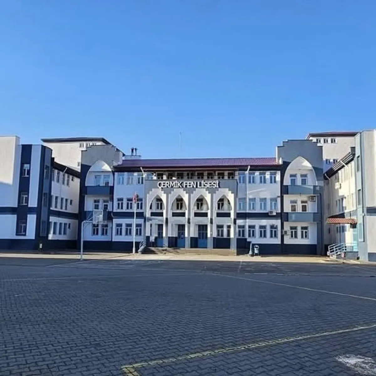 Diyarbakır'da Zehirlenme Şüphesi: 11 Öğrenci Hastaneye Kaldırıldı