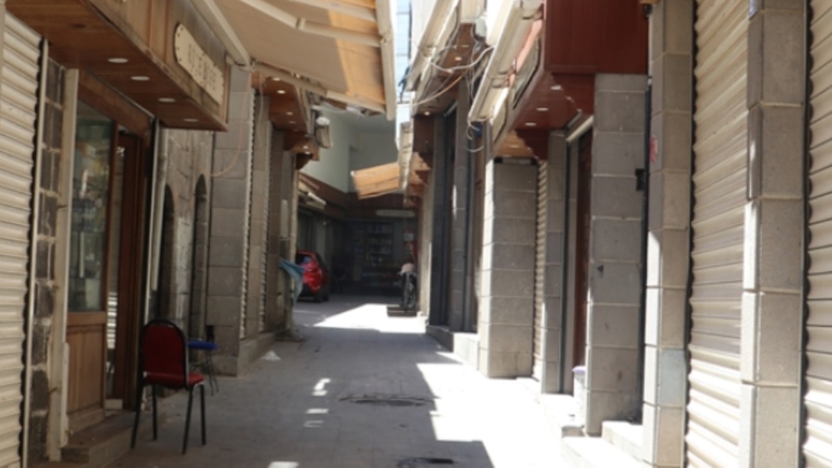 Diyarbakır'da 40 Derece Sıcaklık Sokakları Boşalttı