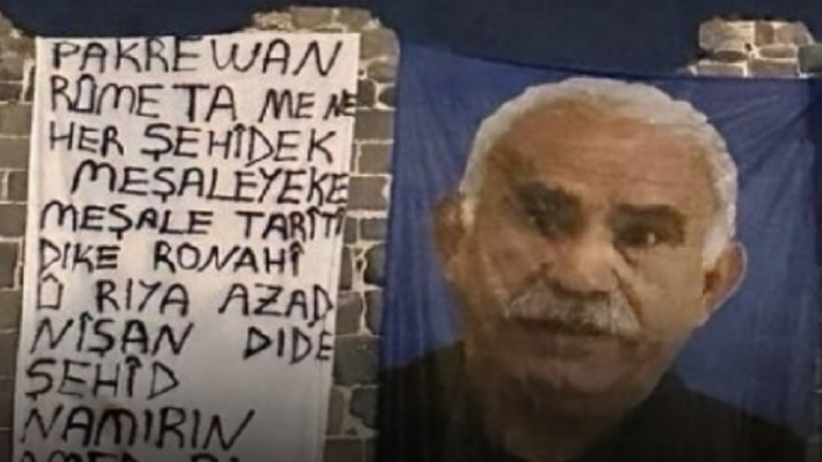 Diyarbakır'da Terör Propagandası: Surlara Apo Posteri Asıldı