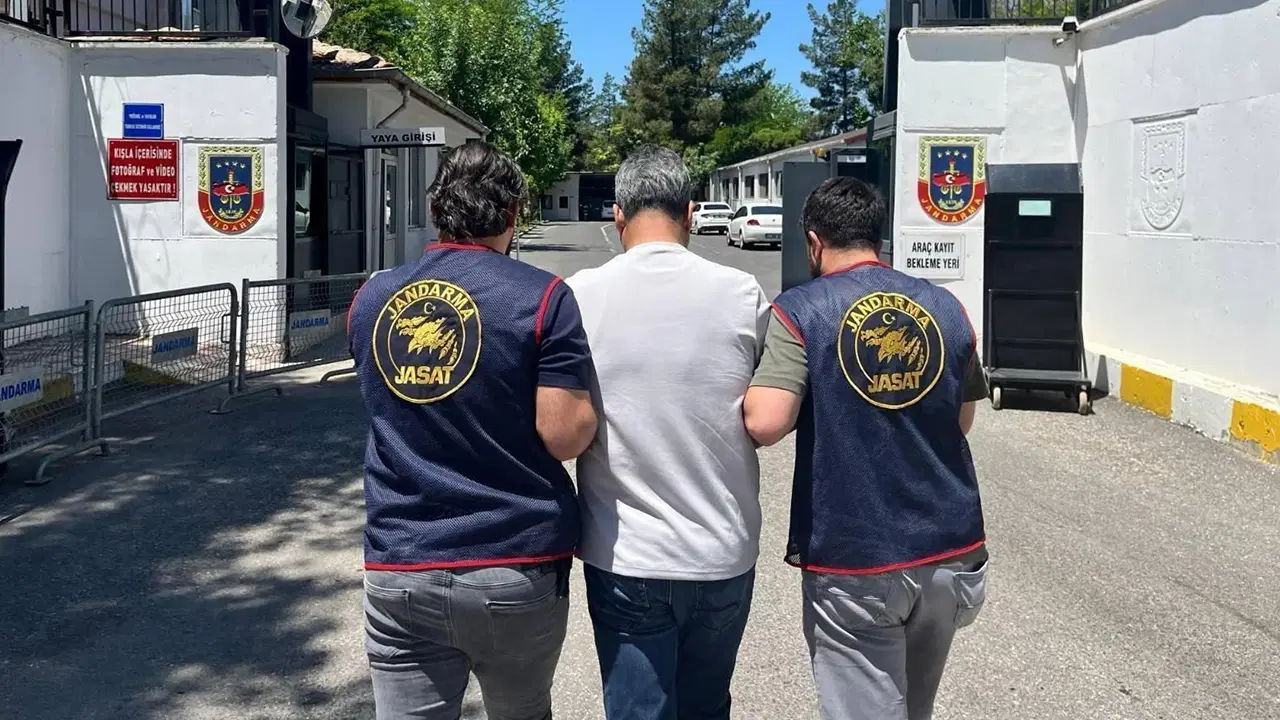 Diyarbakır'da JASAT Operasyonu: 143 Zanlı Yakalandı
