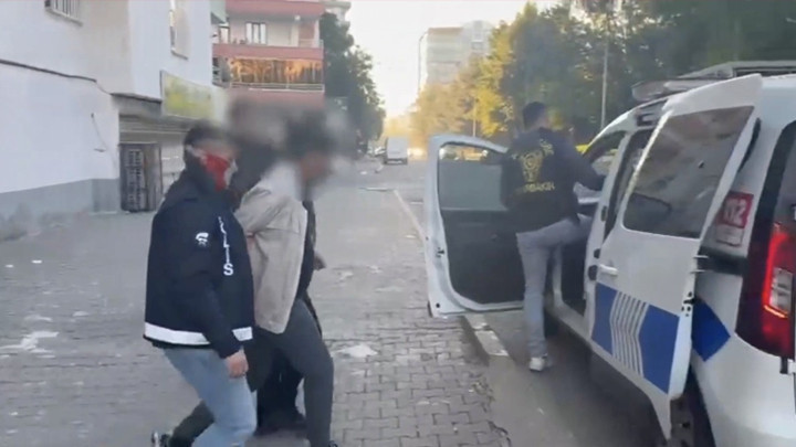 Diyarbakır merkezli 'Patinaj' operasyonu: 12 tutuklama, 51 hesaba el konuldu