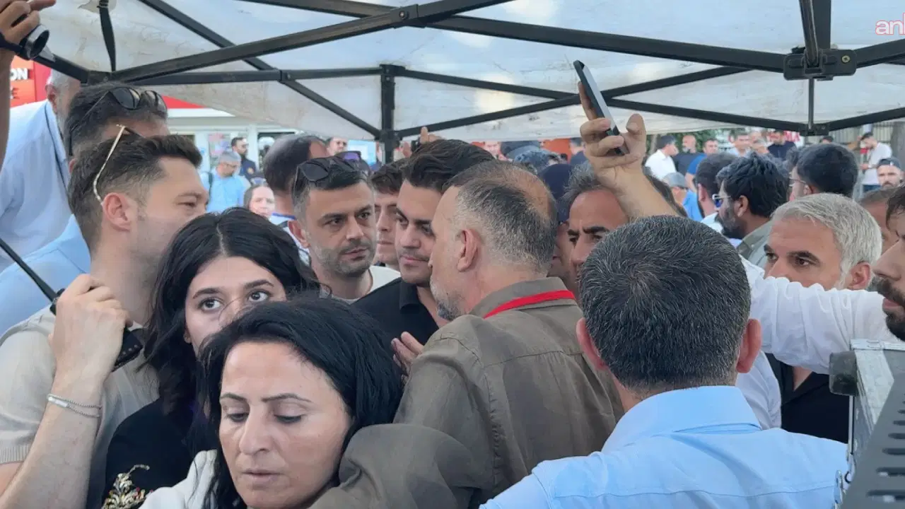 DEM Parti milletvekilleri ile polis arasında flaş bellek krizi