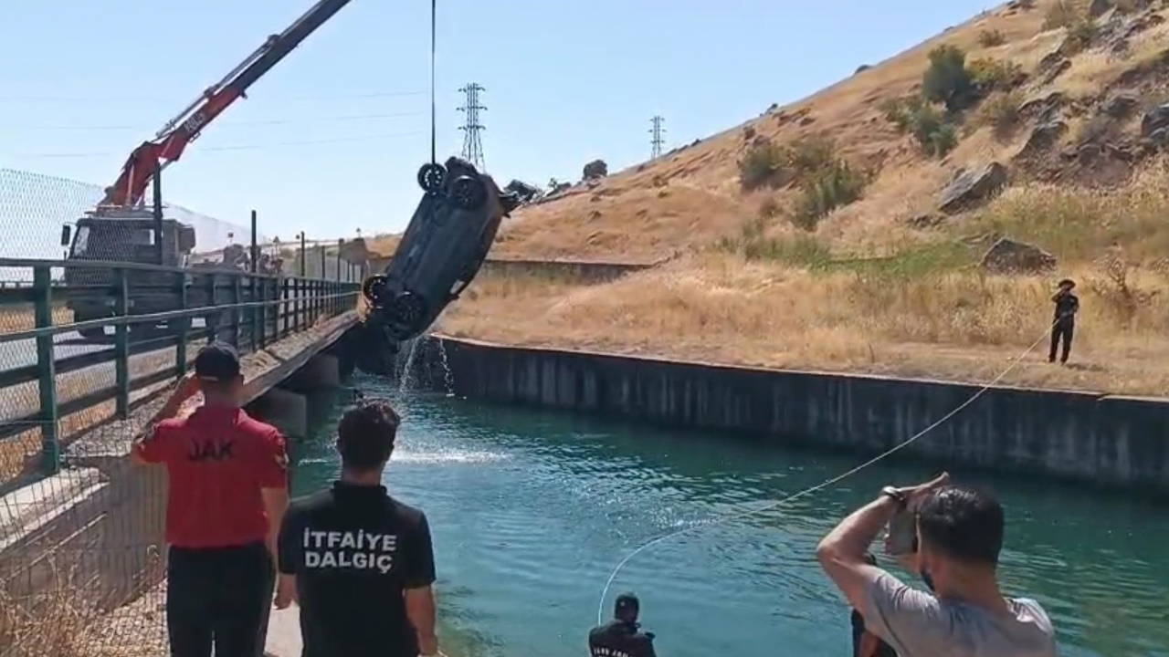 Diyarbakır'da Otomobil Sulama Kanalına Uçtu: 4 Kişi Kurtarıldı