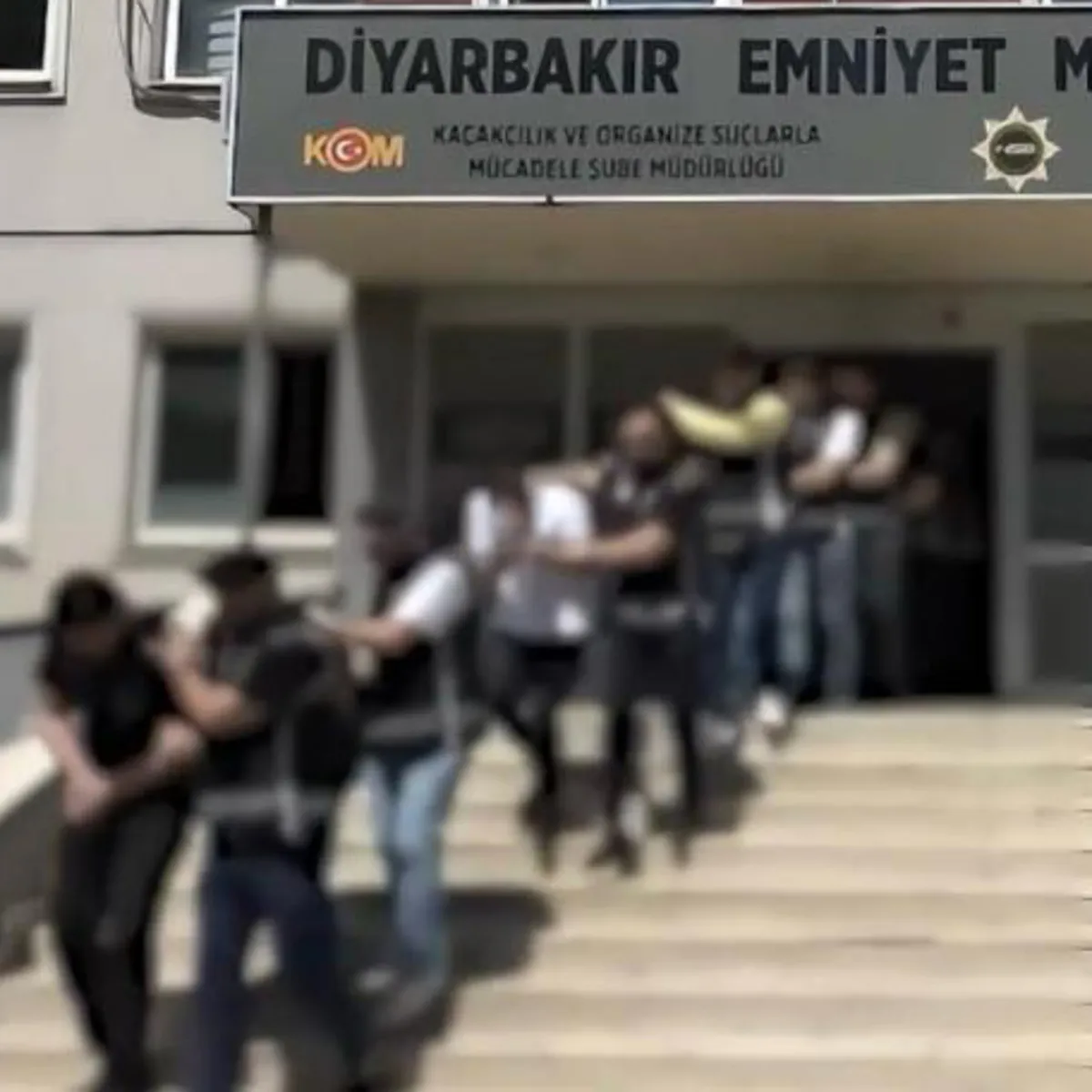 Diyarbakır'da suç örgütü operasyonu: 40 gözaltı, 15 tutuklama