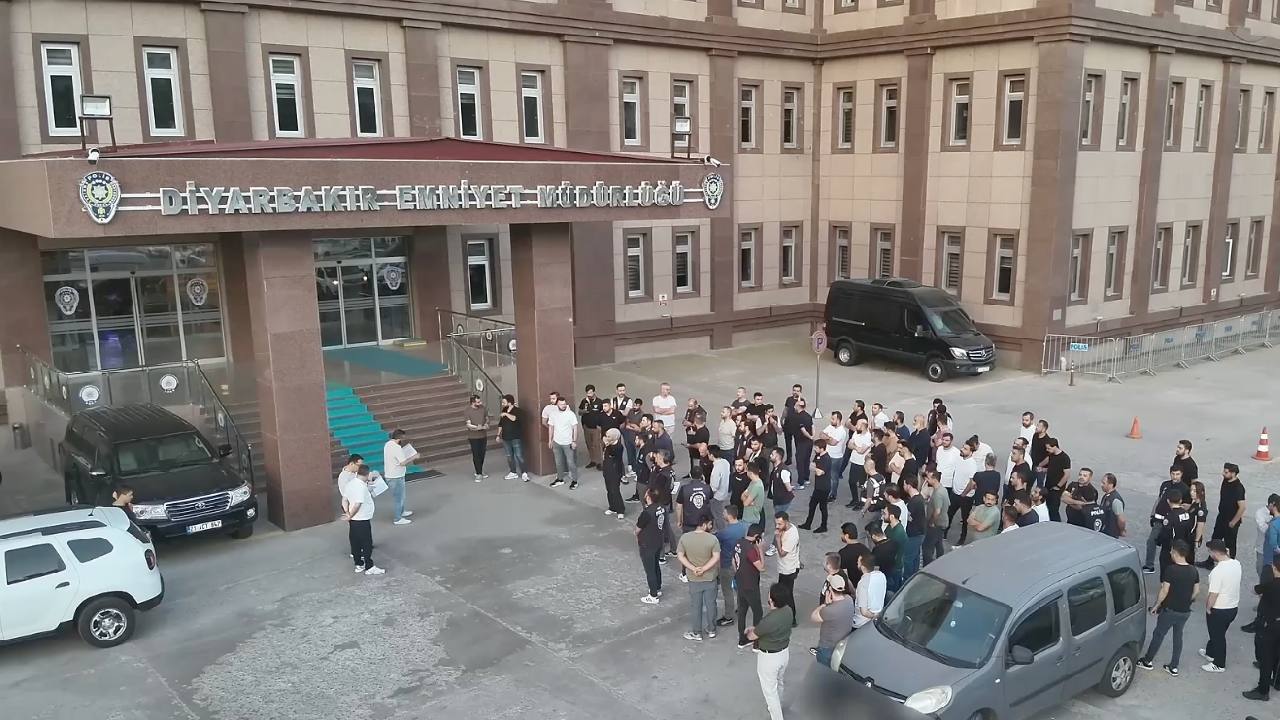 Diyarbakır'da yasa dışı bahis operasyonu: 24 tutuklama, 7 milyar liralık işlem hacmi