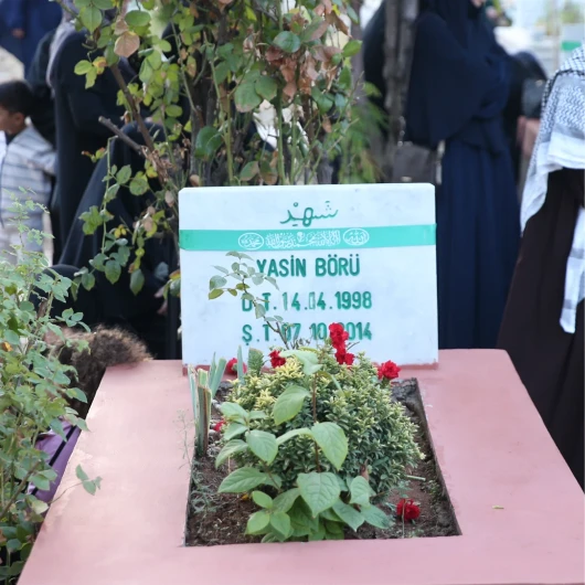 Diyarbakır'da Yasin Börü ve Arkadaşları 12 Yıl Sonra Dualarla Anıldı