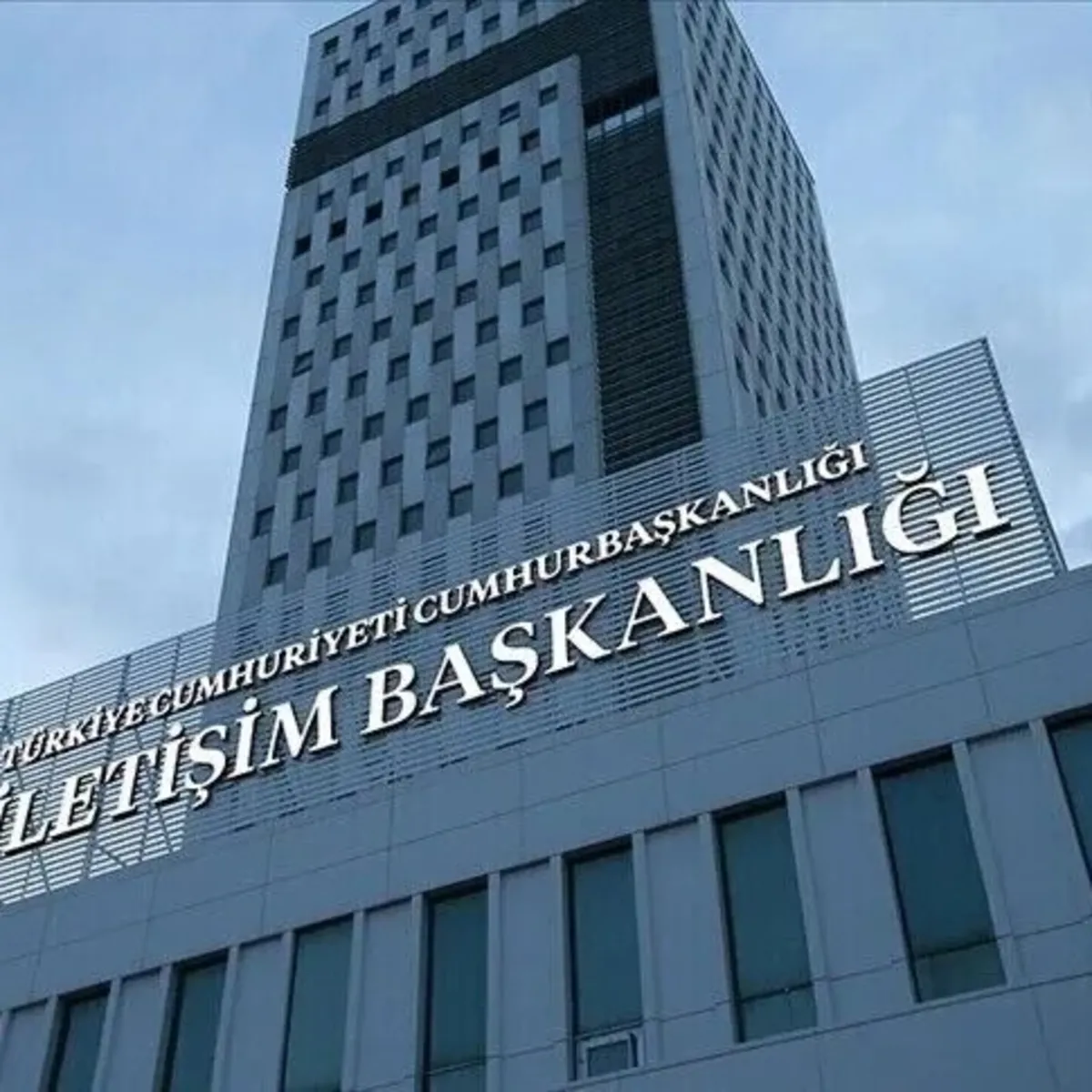 DMM'den Kıbrıs'taki Askeri Varlık İddialarına Yanıt