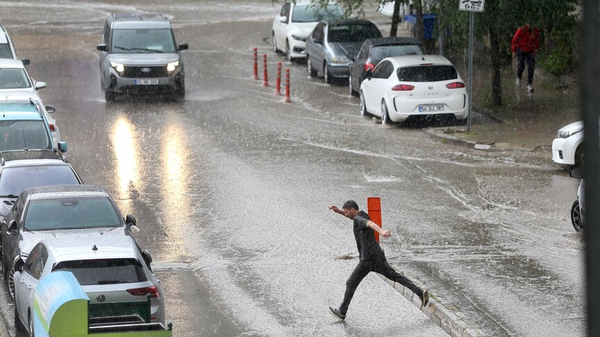 Doğu Anadolu'da Gök Gürültülü Sağanak Alarmı: Kuzeydoğu İçin Uyarı Yapıldı