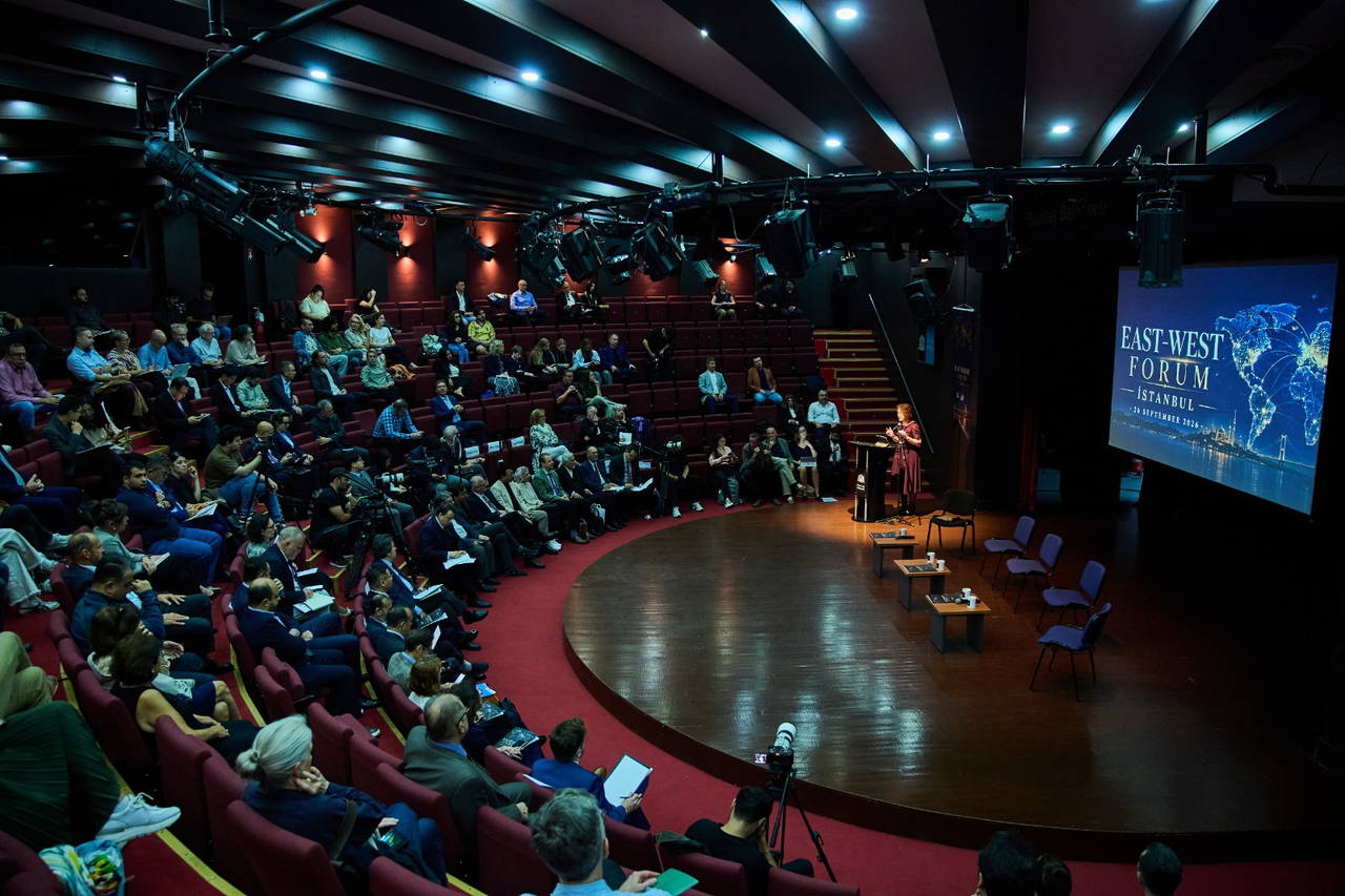 Doğu-Batı Forumu İstanbul'da: Çok Kutupluluk Geri Döndürülemez