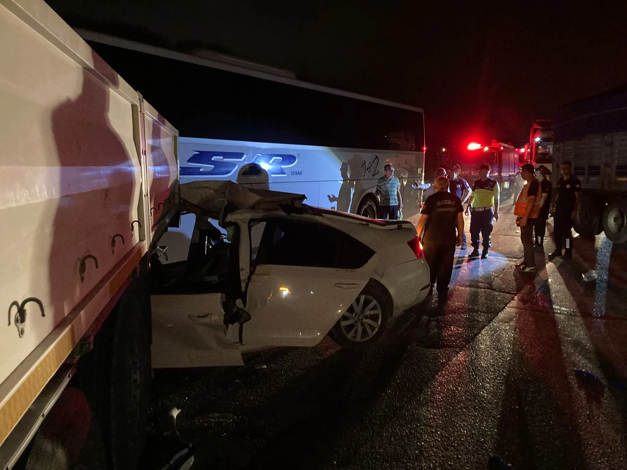 Doğum Günü Kutlamasına Giderken Acı Kaza: 2 Kişi Öldü, 4 Yaralı