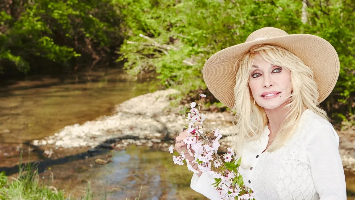 Dolly Parton Hayatını Kaybetti: ABD'de Bayraklar Yarıya İndirildi