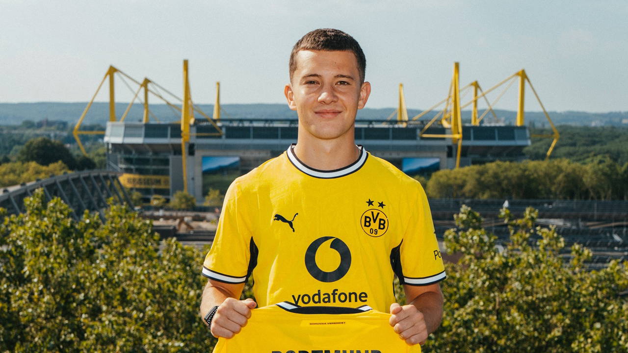 Dortmund, genç yetenek Karetsas'ı 32 milyon avroya kadrosuna kattı