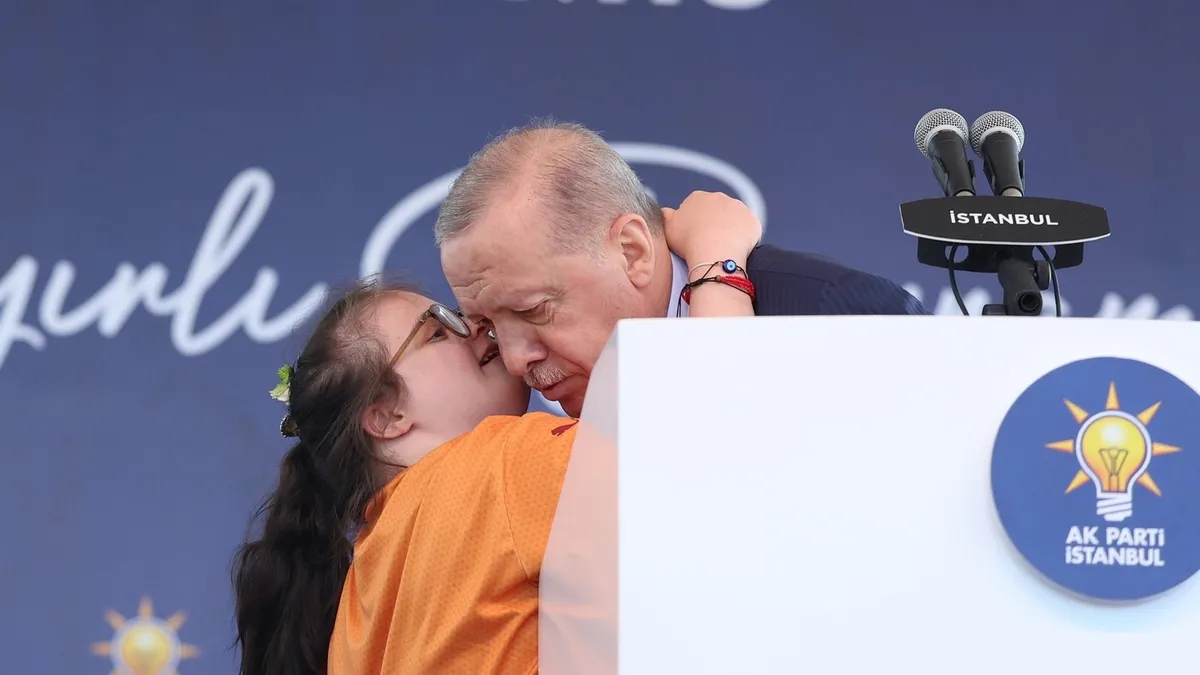 Down sendromlu Havva Erdoğan'a sarıldı: 'Onun gittiği yere koşuyoruz