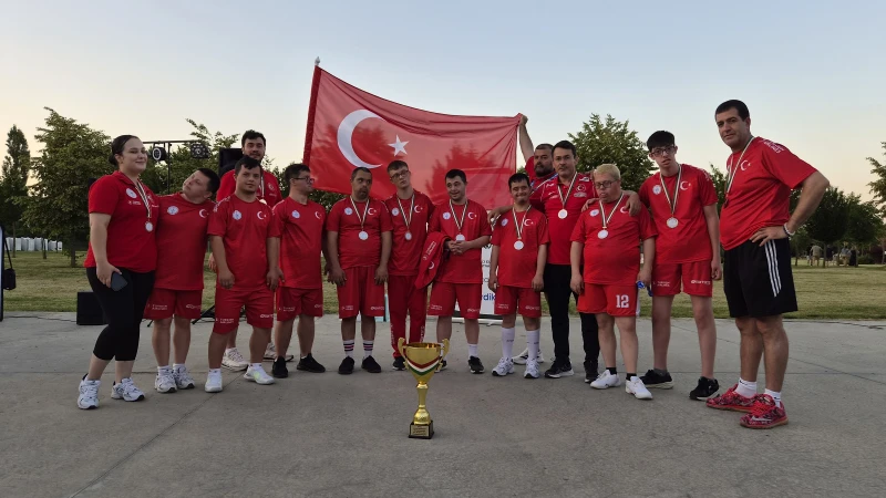 Down sendromlu milli sporcular dünya ikincisi oldu