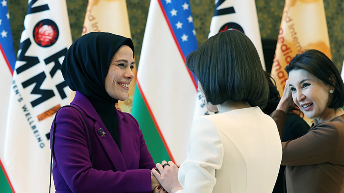 Dr. Esra Albayrak'tan Yapay Zekâ Uyarısı: Kimin Diliyle Düşünüyoruz