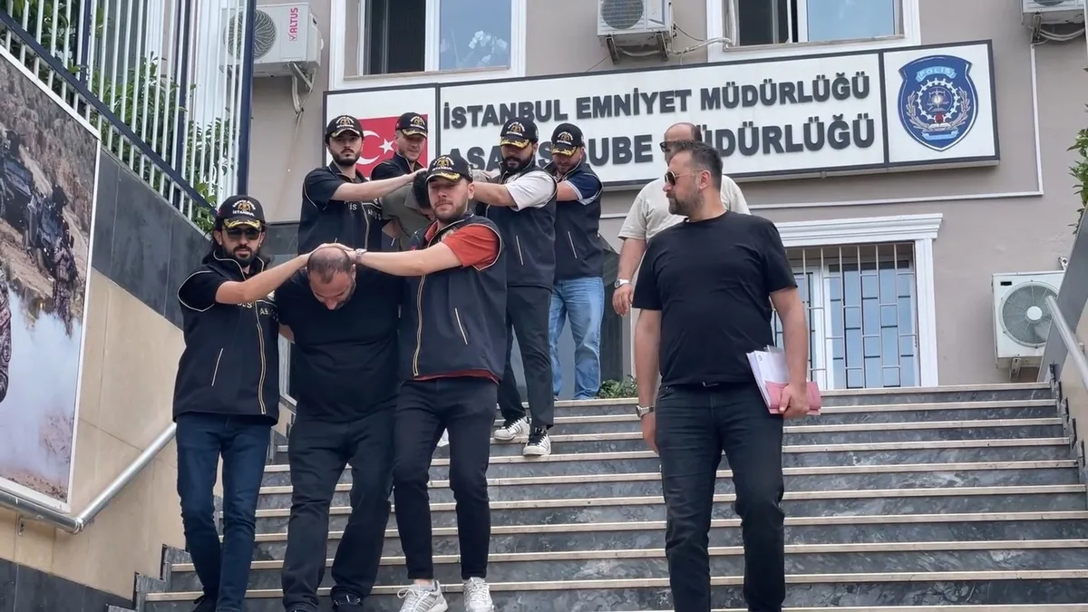 Dubaili kuyumcu tuzağıyla 15 milyonluk vurgun: 2,5 kilogram altını alan 3 zanlı parayı bir haftada harcadı