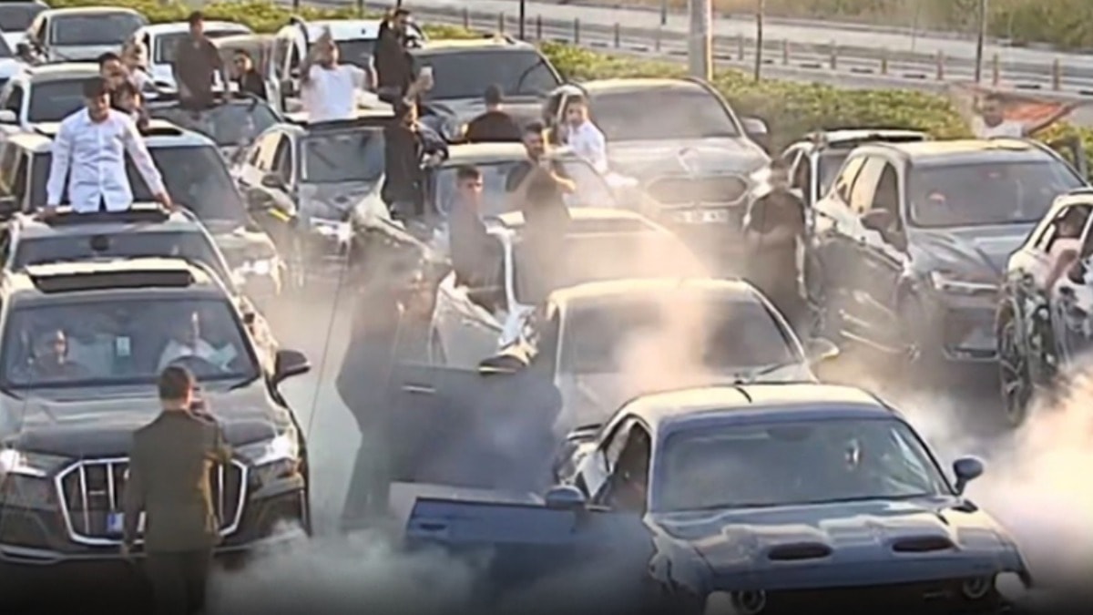 Düğün Konvoyu Trafiği Kilitledi: 7 Sürücüye 695 Bin TL Ceza