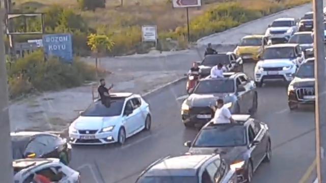 Düğün Konvoyunda Trafiği Kilitleyen 7 Sürücüye 695 Bin Lira Ceza