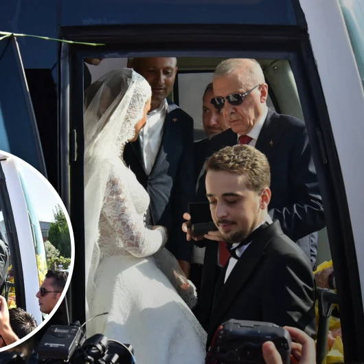Düğün Öncesi Cumhurbaşkanı Erdoğan'a Sürpriz Karşılama: Çifte Otobüste Hediye