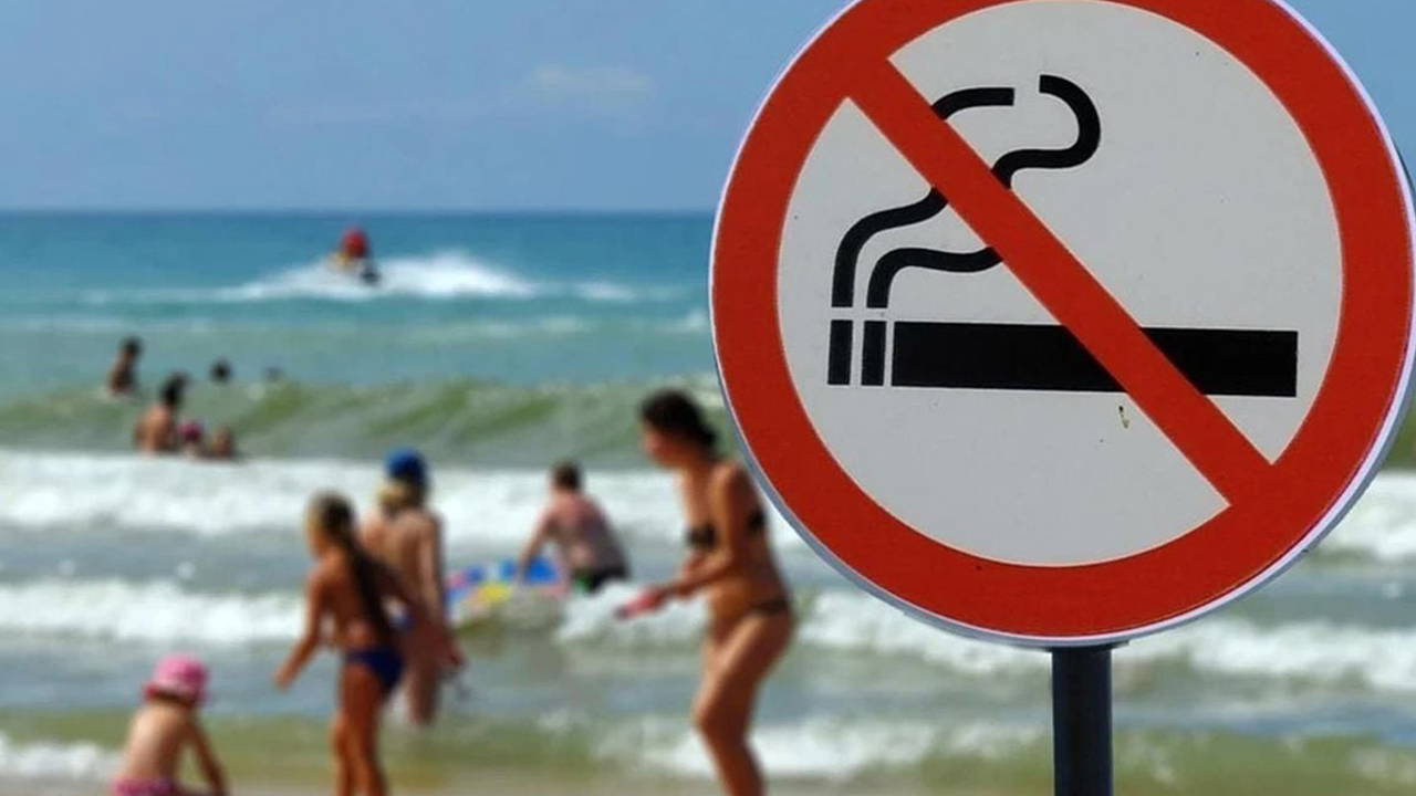 Dumansız plaj dönemi: Antalya'da Kaputaş'ta sigara yasağı başladı