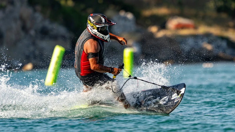 Dünya Motosurf Şampiyonası Çeşme'de heyecan başladı