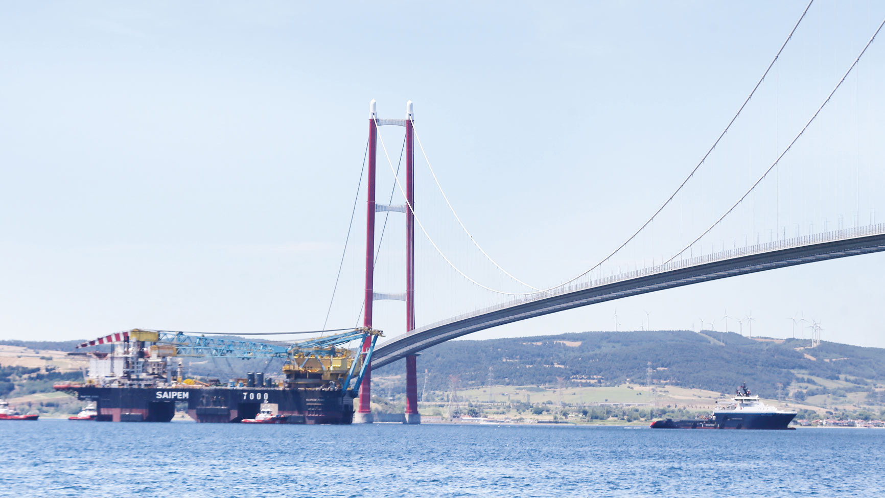 Dünyanın En Büyük Vinç Gemilerinden Biri Boğaz Geçişi İçin Yola Çıktı