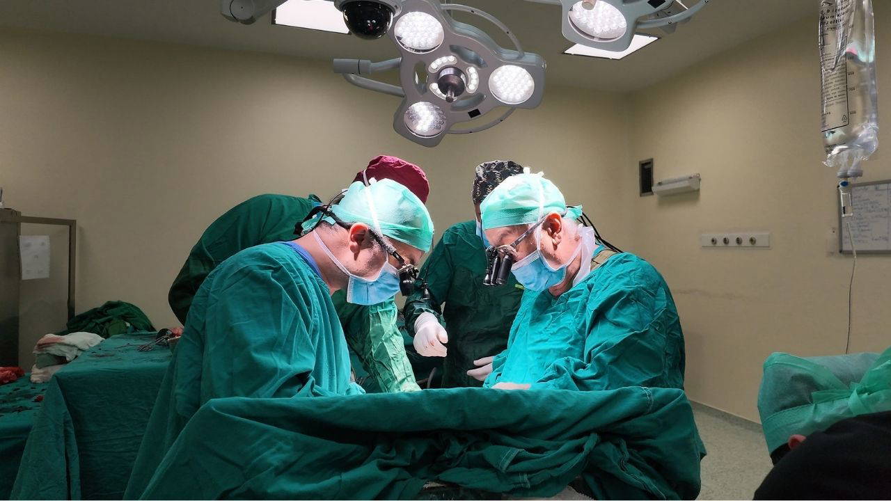 Dünyanın ilk 8'li çapraz karaciğer nakli Malatya'da yapıldı