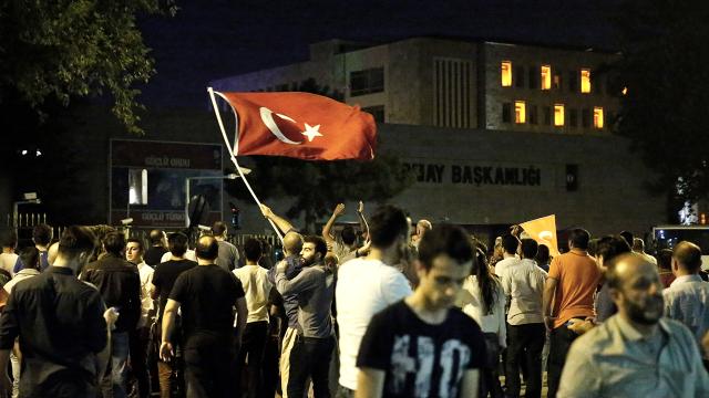 Duran: 15 Temmuz 2016, Eşsiz Destanla Hafızalara Kazınan Gün
