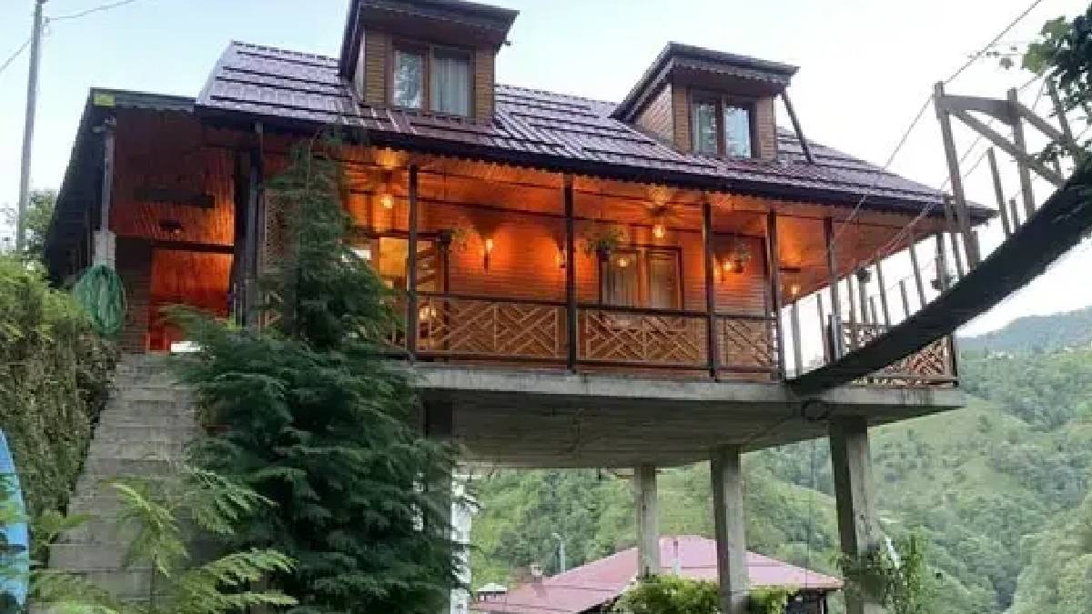 Düz Alan Yoktu, Çözümü Havada Buldu: Yolun Üzerine Lüks Villa