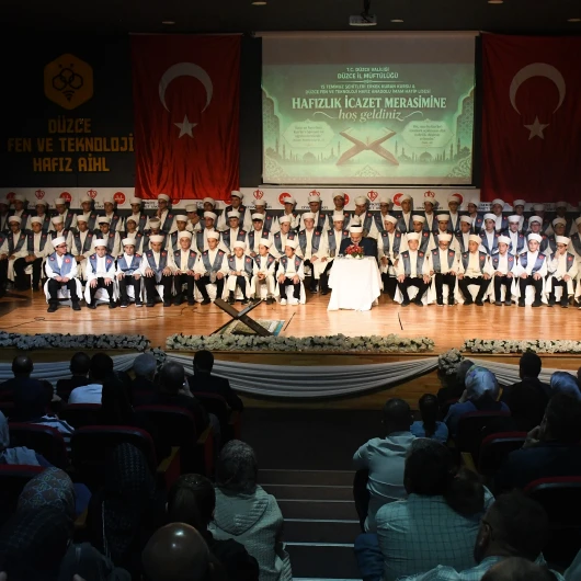 Düzce'de 108 hafız icazet belgesi aldı