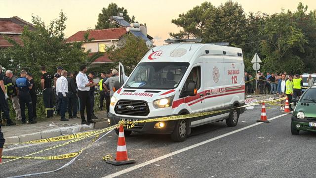Düzce'de feci kaza: Tır, fındık işçilerini taşıyan tarım aracına çarptı; 4 ölü, 8 yaralı