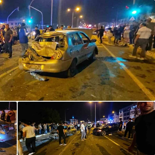 Düzce'de Altı Araçlı Zincirleme Kazada İki Kişi Yaralandı