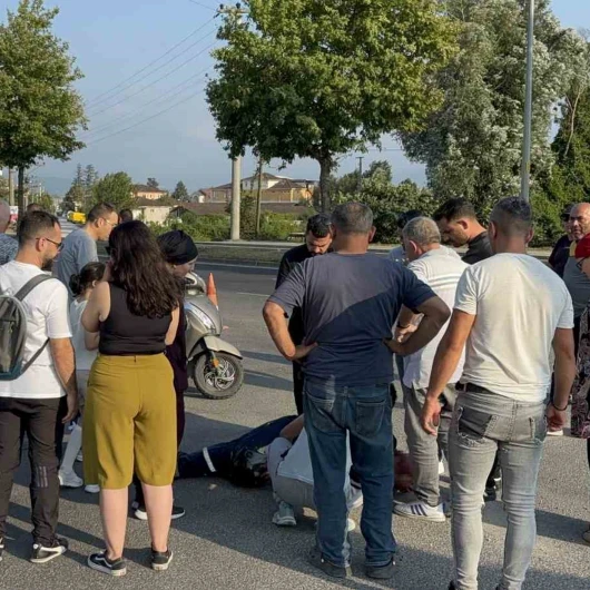 Düzce'de Motosiklet ile Otomobil Çarpıştı: 1 Yaralı