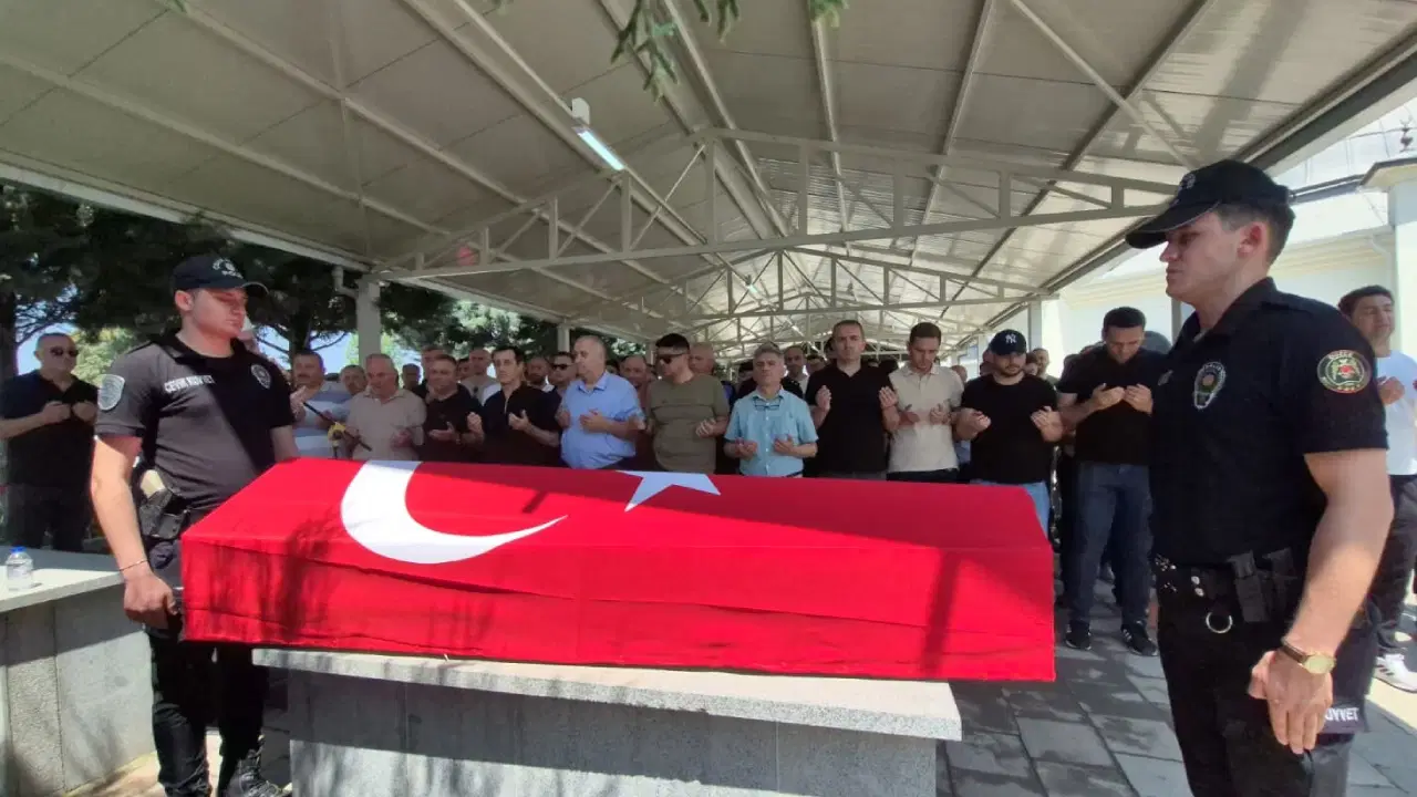 Düzce'de polis memuru Samet Özdemir evinde ölü bulundu