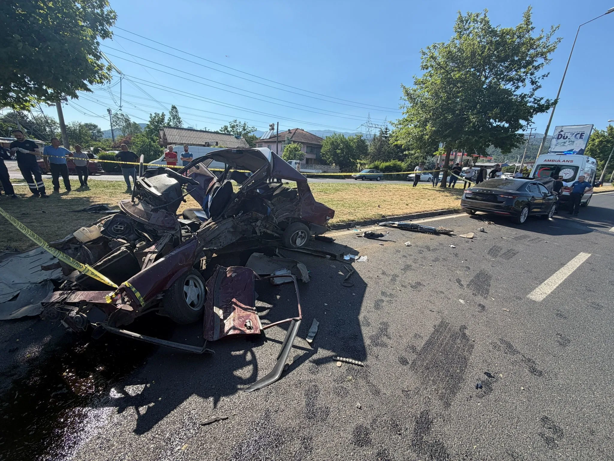 Düzce'de trafik kazası: 1 ölü, AK Partili vekil ve oğlu yaralı