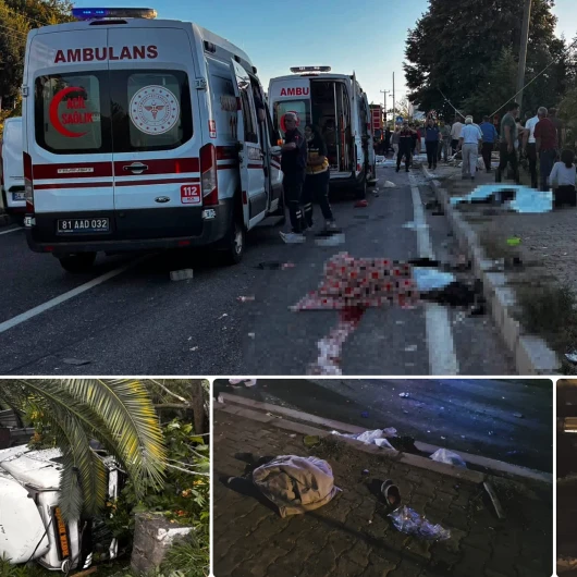 Düzce'de tır ile patpat çarpıştı: 4 ölü, 9 yaralı