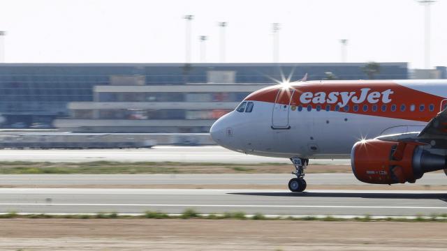 EasyJet uçağında kavga: 30 dakika sonra geri dönüş