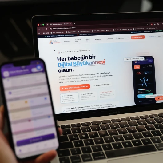 Ebeveynlere Yapay Zeka Desteği: Dijital Büyükanne Projesi